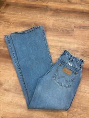 Wrangler Light Blue Straight-Leg Jeans